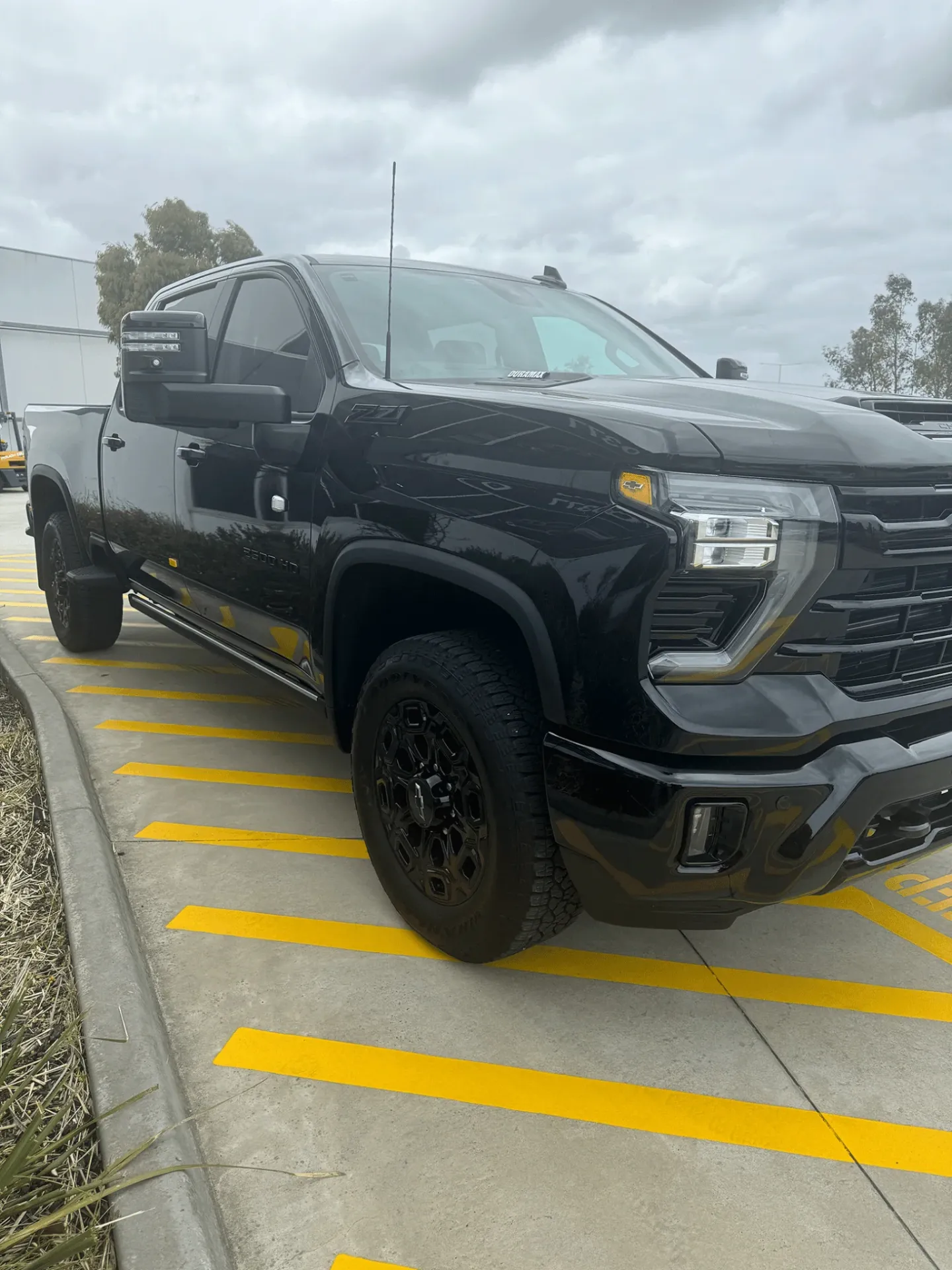 [ORI-CHV-2500HD-STEPS-24] ORI Chevy Silverado 2500HD 2024+ Electric Steps
